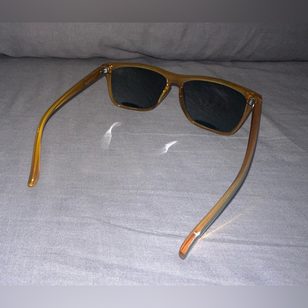 KNOCKAROUND “Coyote Calls” Men’s Stylish Green and Brown Sunglasses - Picture 3 of 4